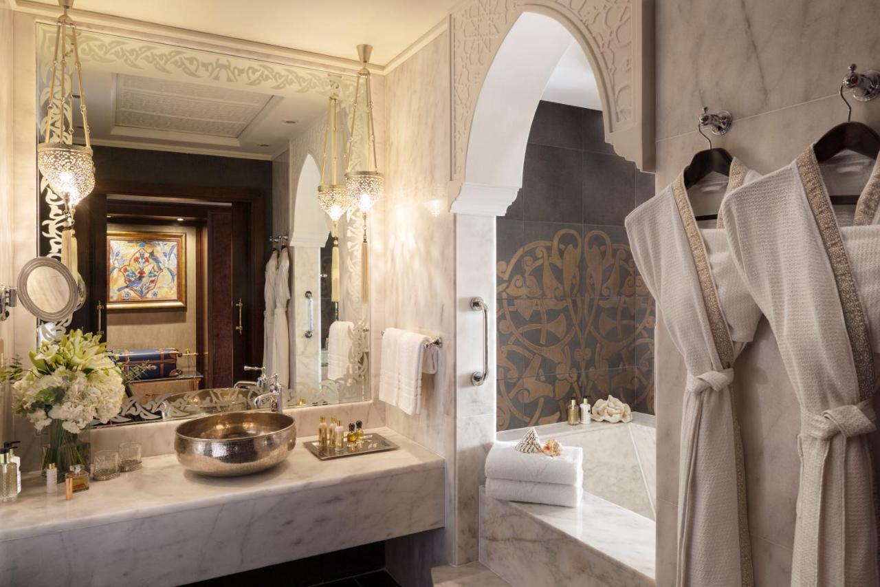 Jumeirah Zabeel Saray Dubai Exterior photo Bathroom