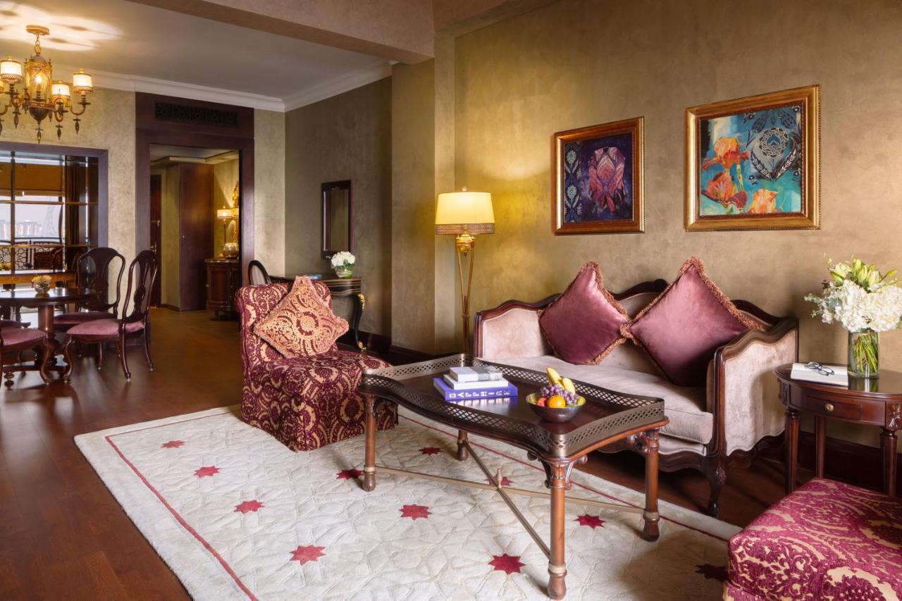 Jumeirah Zabeel Saray Dubai Exterior photo A suite at the hotel