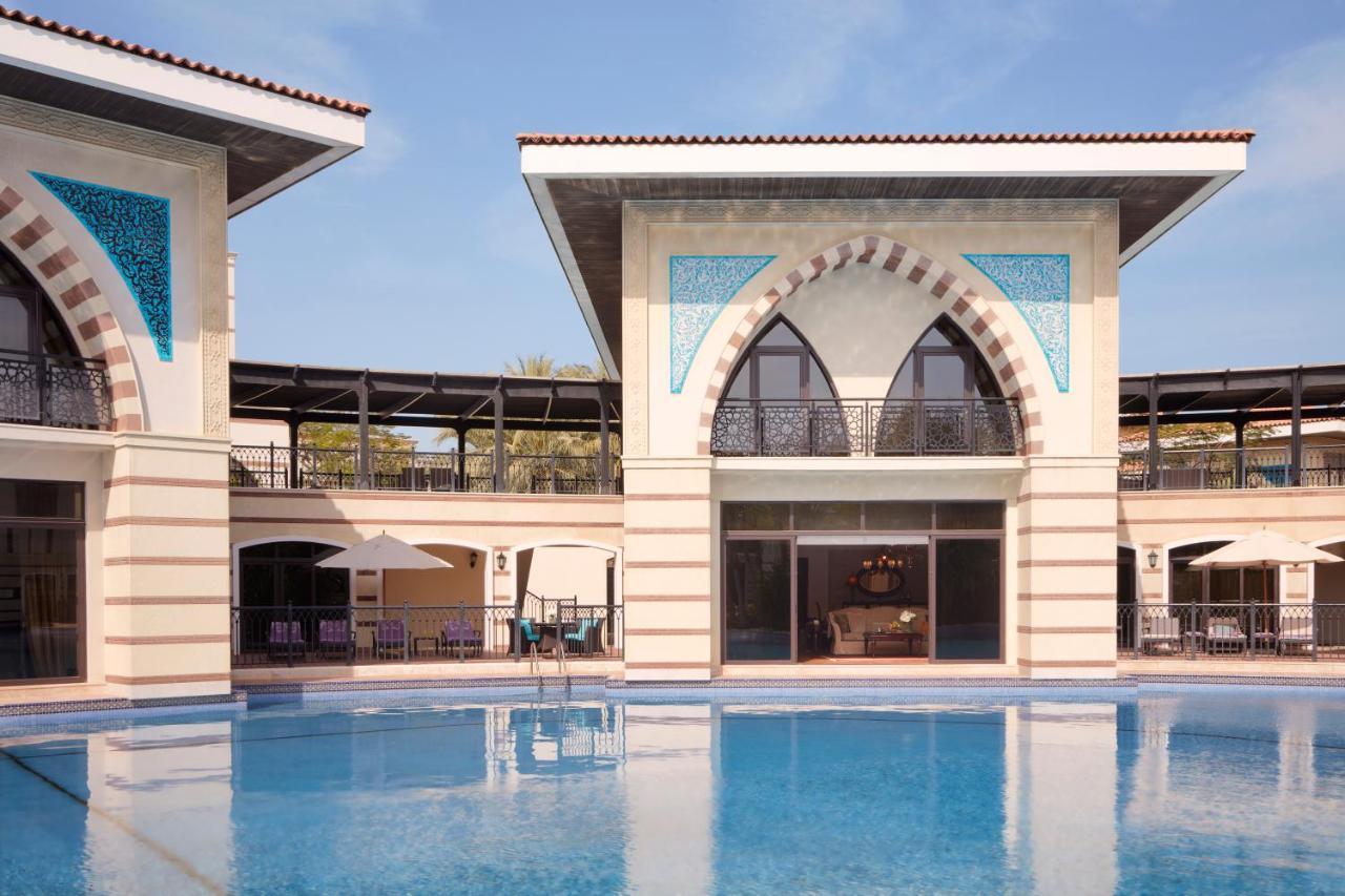 Jumeirah Zabeel Saray Dubai Exterior photo The swimming pool at the Jumeirah Beach Hotel