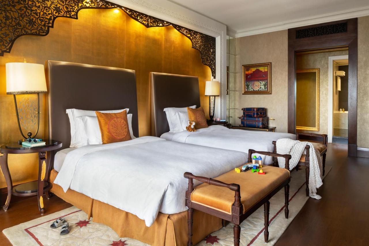 Jumeirah Zabeel Saray Dubai Exterior photo A guest room at the Taj Mahal Palace