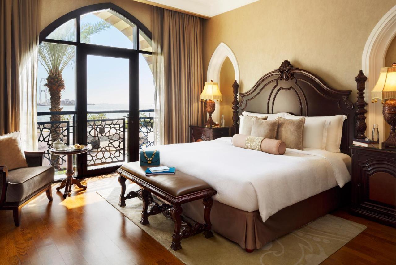 Jumeirah Zabeel Saray Dubai Exterior photo A bedroom at Jumeirah Atlantis