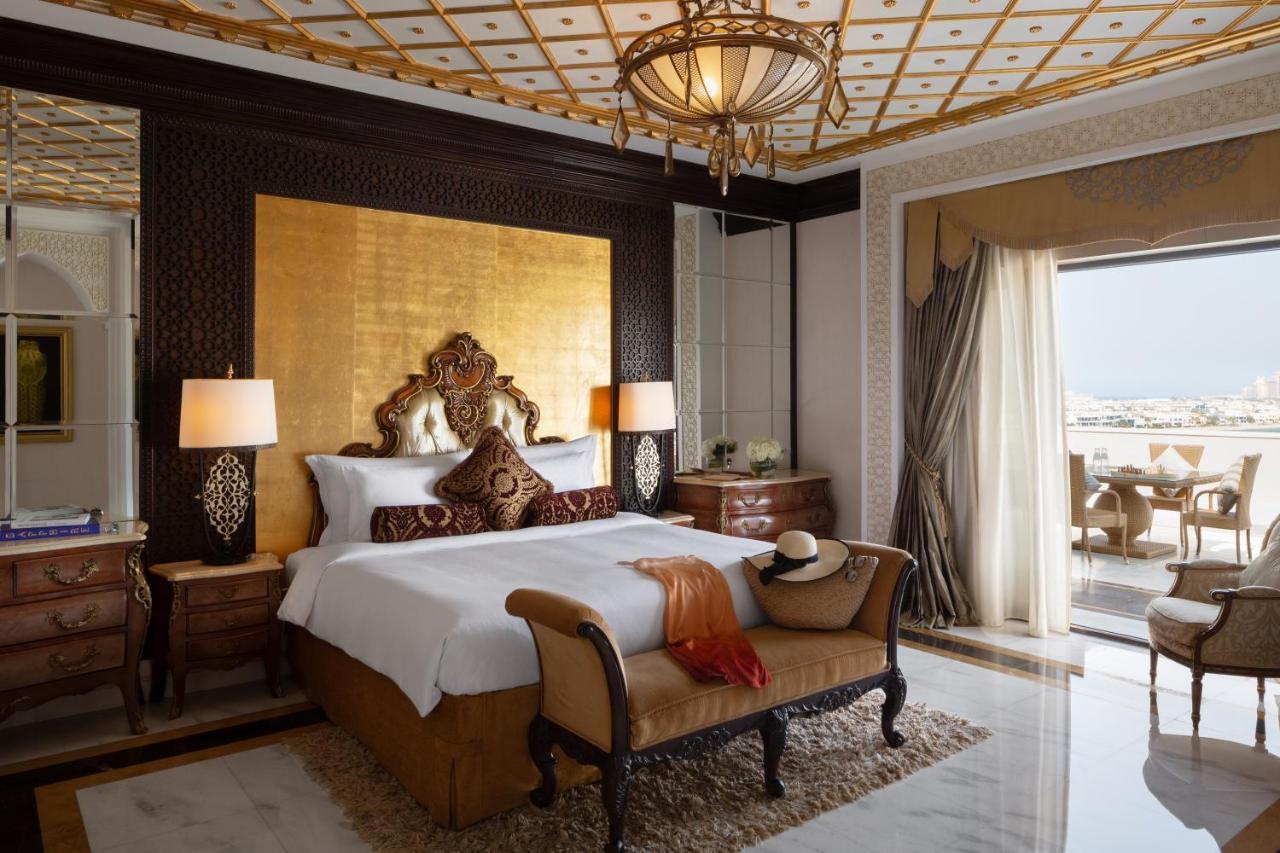 Jumeirah Zabeel Saray Dubai Exterior photo A bedroom at the Jumeirah Emirates Towers Hotel