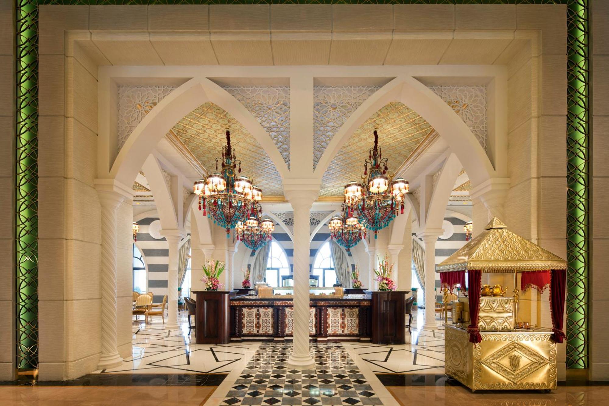 Jumeirah Zabeel Saray Dubai Exterior photo The lobby of the hotel